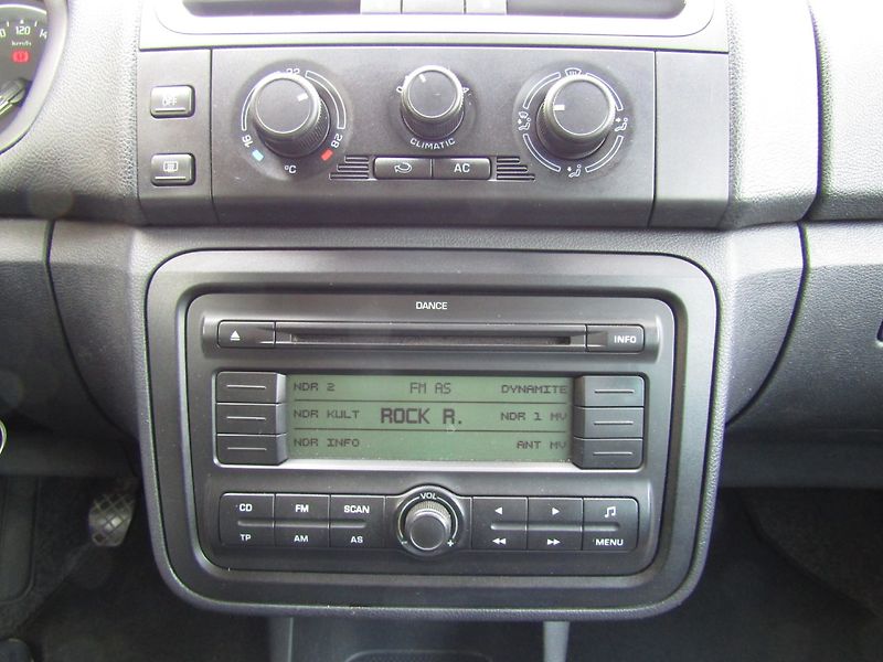 Škoda Fabia (2008) 1.4 16V  63kW  SPORT - fotka 33 z 38