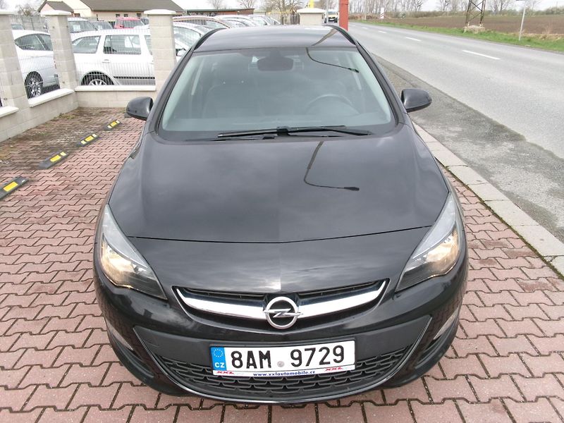Opel Astra 1,6 CDTi NAVI AUTOKLIMA  - fotka 4 z 29