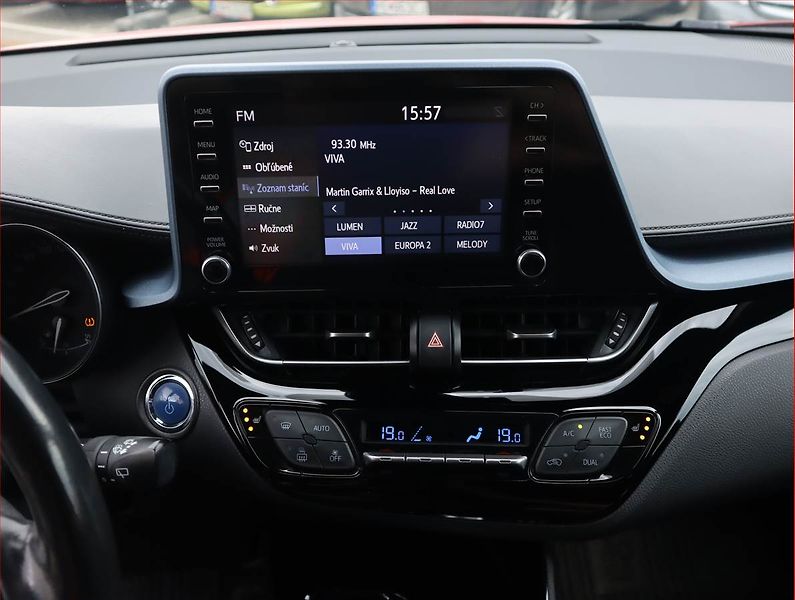 Toyota C-HR (2020) Selection 2.0 Hybrid - fotka 12 z 22
