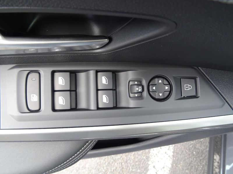 Peugeot 5008 (2026) BUSINESS Hybrid 145k e-DCS6 - fotka 20 z 47