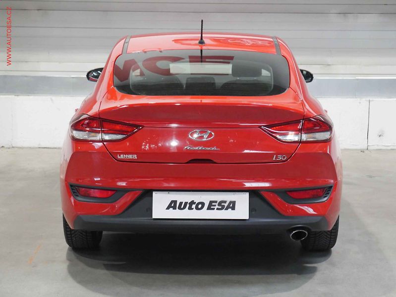 Hyundai i30 (2018) 1.0 T- GDI, ČR, servis.kniha - fotka 5 z 18
