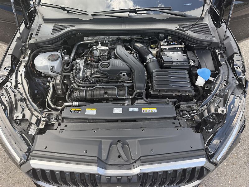 Škoda Superb Kombi 1,5i hybrid auto. závěs - fotka 8 z 19