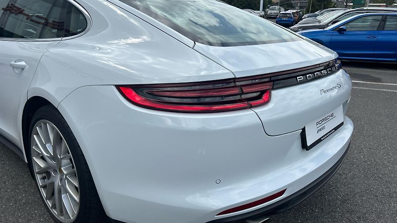 Porsche Panamera 4S Diesel 3956ccm  310kW 422PS - fotka 14 z 30