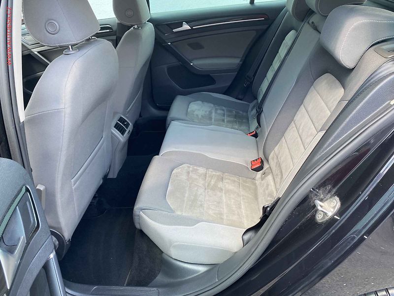 Volkswagen Golf (2013) 2.0 TDi, Highline, DSG, bixen - fotka 10 z 19