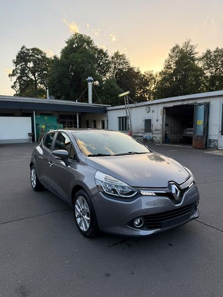 Renault Clio (2013) IV. Dynamique 1.2. 4 válec  - fotka 2 z 21