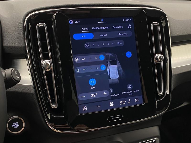 Volvo XC40 (2026) B3 AUT DARK PLUS - fotka 40 z 59
