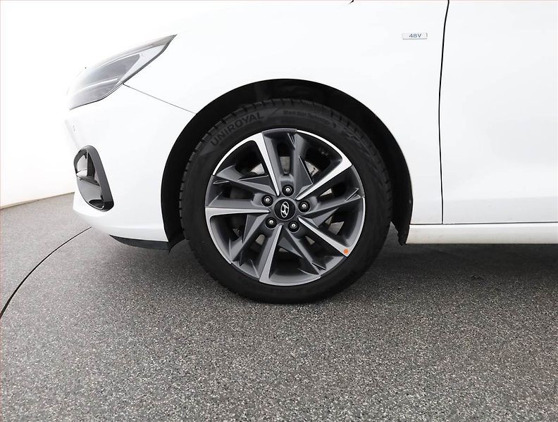 Hyundai i30 (2022) Style 1.5 T-GDI MHEV, Automat - fotka 17 z 17
