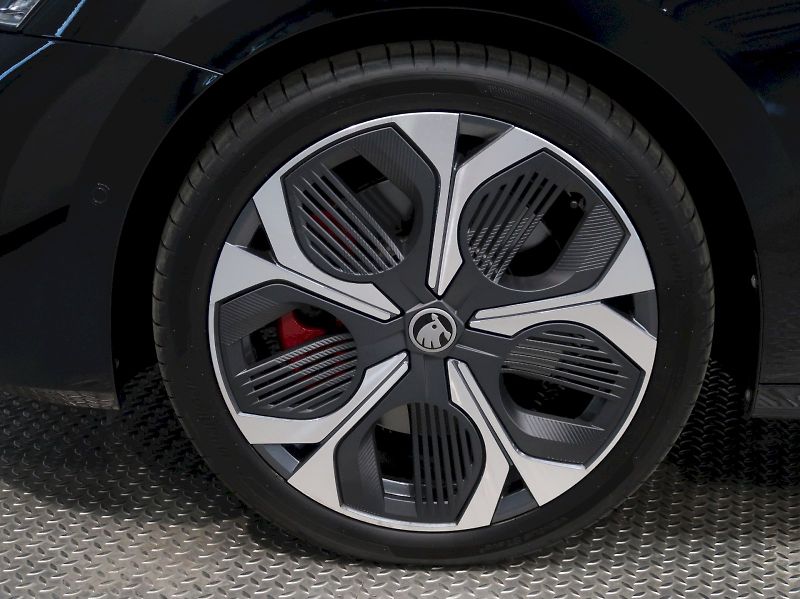 Škoda Octavia (2026) RS 2.0TSI 195KW DSG CANTON - fotka 12 z 49