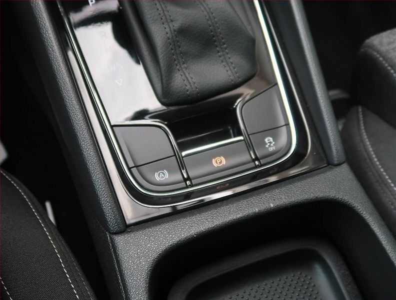 Škoda Karoq (2021) Style 1.5 TSI - fotka 21 z 29