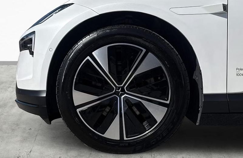Polestar 4 LR AWD Plus Pilot 360kam Pano. - fotka 6 z 18