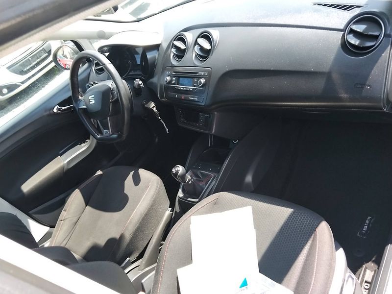 Seat Ibiza (2015) - fotka 11 z 25