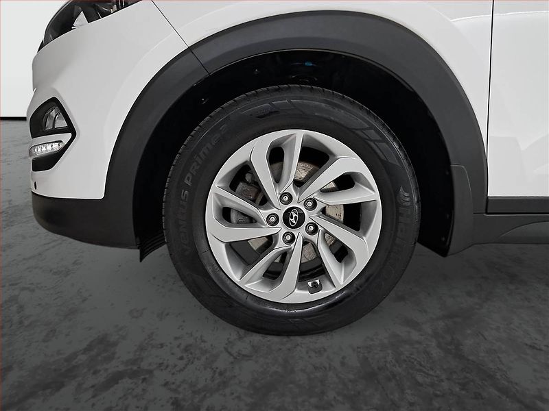 Hyundai Tucson (2017) Trikolor 1.7 CRDi, Serv.kniha - fotka 15 z 19