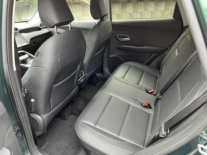 MG ZS 1.5 HYBRID+ 145 kW 10.000KM - fotka 12 z 20