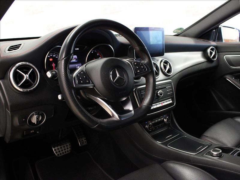 Mercedes-Benz CLA 2,1 CDI 200 4Matic AMG - fotka 10 z 37
