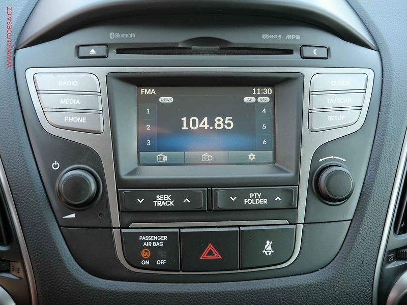 Hyundai ix35 (2013) 2.0 CRDi 4x4, ČR, xenon - fotka 16 z 19