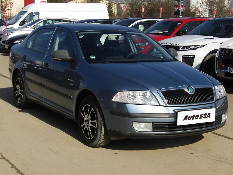 Škoda Octavia (2012) 1.6 MPi, Tour, AC - fotografie inzerátu