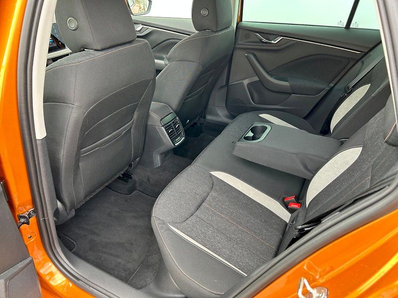 Škoda Kamiq (2026) Top Selection 1.5 TSI 110 kW D - fotka 30 z 35