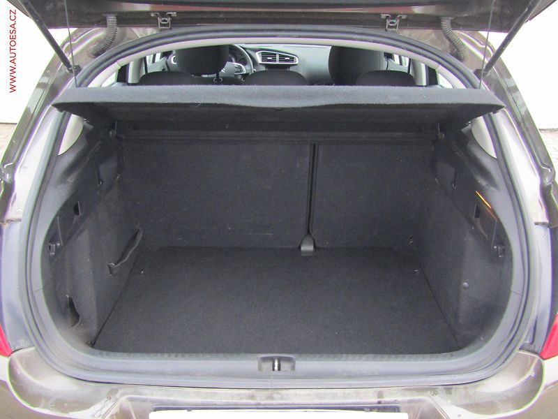 Citroën C4 (2011) 1.4i, ČR - fotka 7 z 15