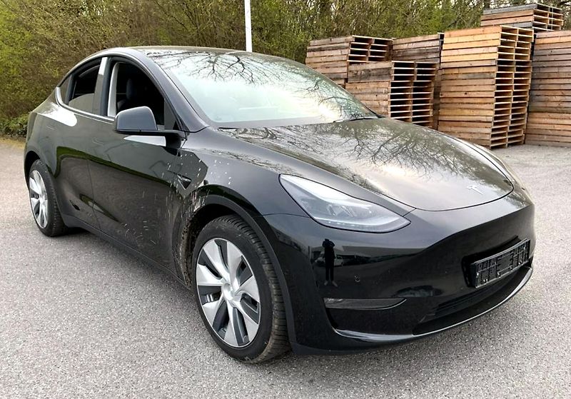 Tesla Model Y (2020) Dual Motor 4×4 + možnost FSD - fotka 1 z 6