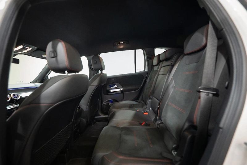 Mercedes-Benz GLB 200d 4Matic AMG Packet - fotka 11 z 41