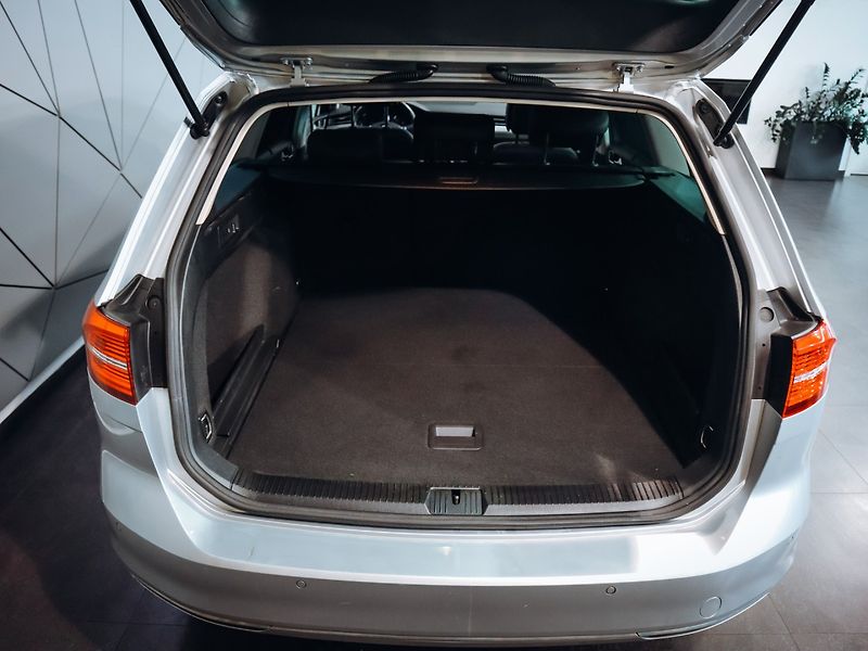 Volkswagen Passat Variant 1.5 TSI Highline Variant - fotka 7 z 28