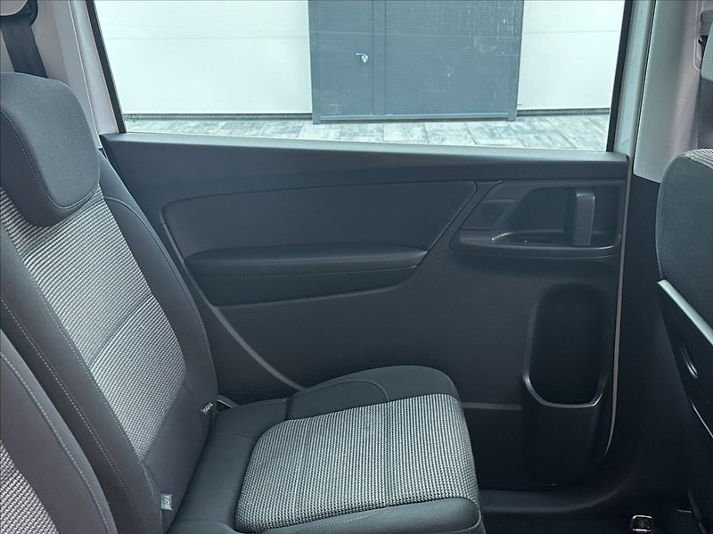 Volkswagen Sharan 2,0 TDI 140PS  Comfortline DSG - fotka 20 z 48