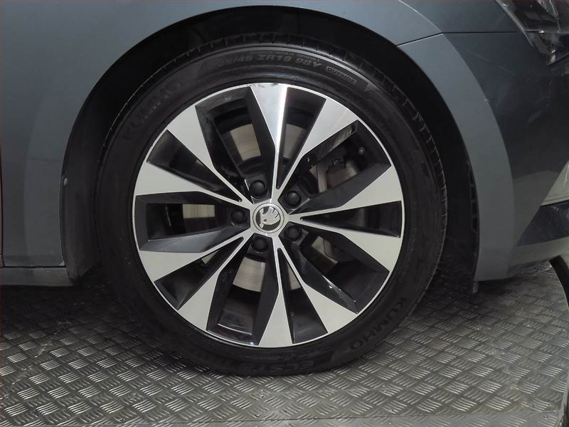 Škoda Superb (2016) 2.0 TSI, 4X4, Automat, Navi - fotka 15 z 28