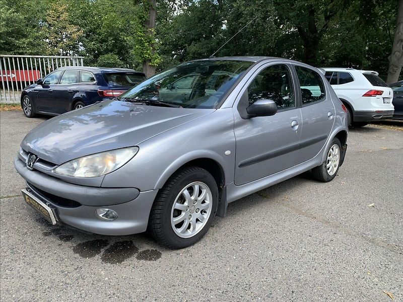 Peugeot 206 1,4 i,ČR - fotka 1 z 17