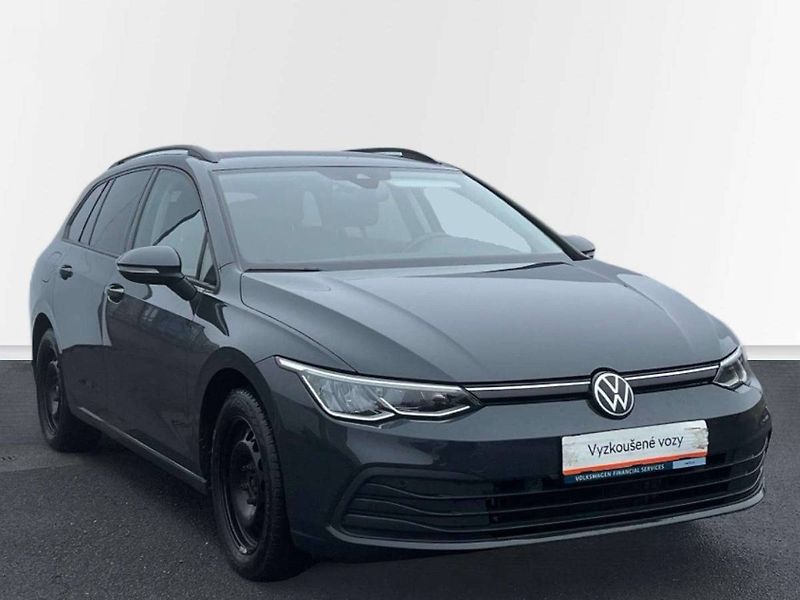 Volkswagen Golf (2022) Variant Life 1,0 TSI - fotka 6 z 20