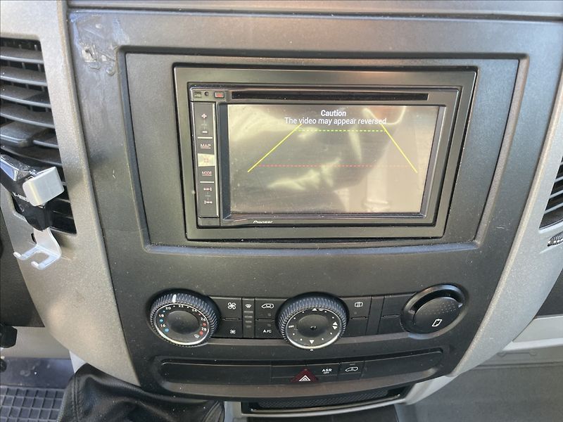 Mercedes-Benz Sprinter 2,2 CDi 513 95kw 3,5T skříň+hy - fotka 12 z 27