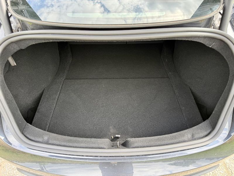 Tesla Model 3 (2024) Highland  - fotka 17 z 19