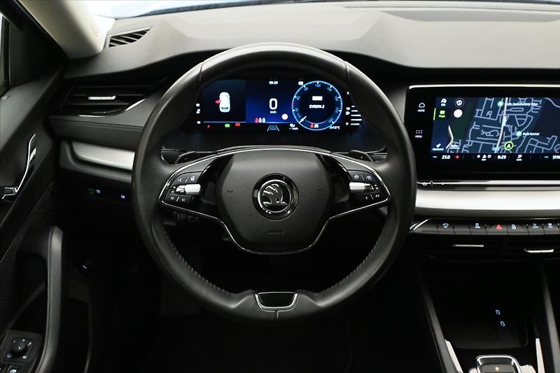 Škoda Octavia 2,0 TDI 110kW DSG Ambiente Zár - fotka 18 z 32