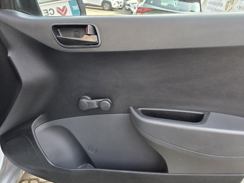 Hyundai i10 1.0-NÍZKÉ KM-ISOFIX-CENTRÁL - fotka 15 z 15