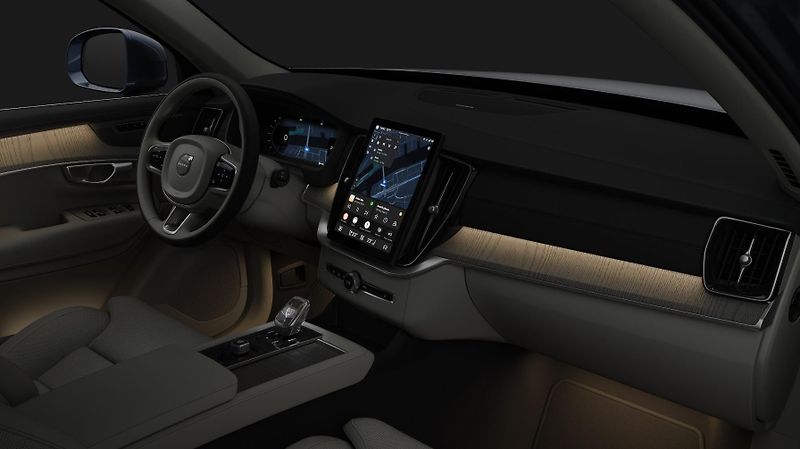 Volvo XC90 (2026) B5 AWD BRIGHT PLUS - fotka 12 z 14