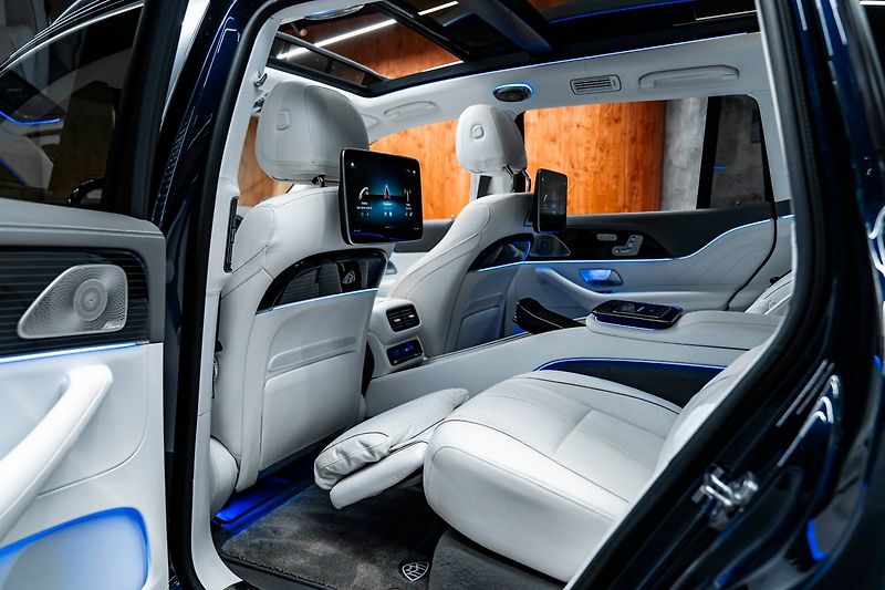 Mercedes-Benz GLS 4MATIC Maybach - fotka 18 z 32