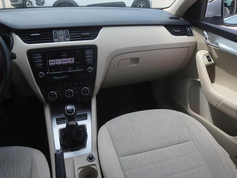 Škoda Octavia (2015) Elegance 1.6 TDI, Serv.kniha - fotka 8 z 16