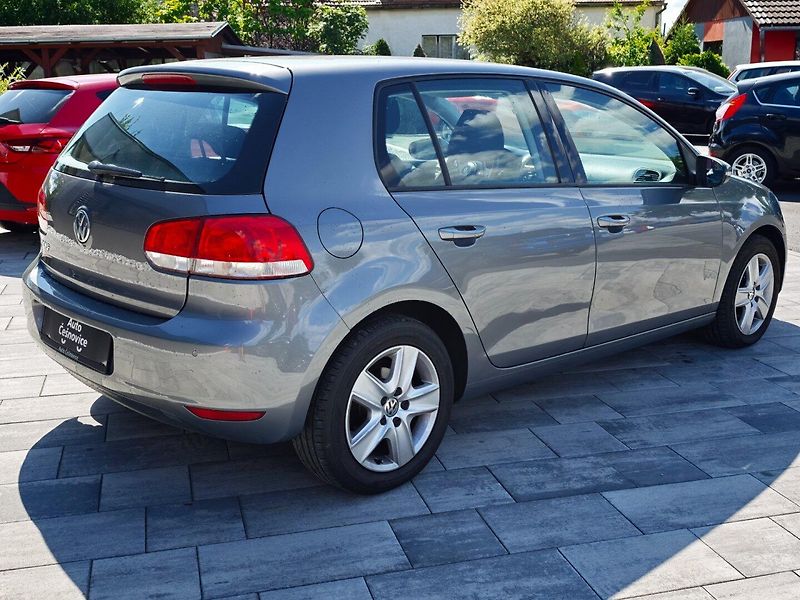 Volkswagen Golf (2010) 1,6 i 75 KW Comfort - fotka 5 z 33