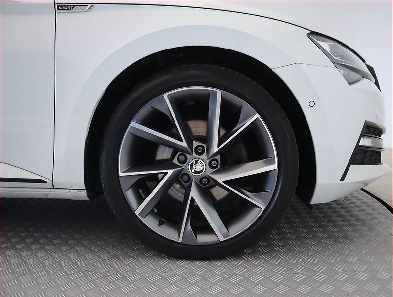 Škoda Superb (2022) Sportline 2.0 TDI - fotka 15 z 26