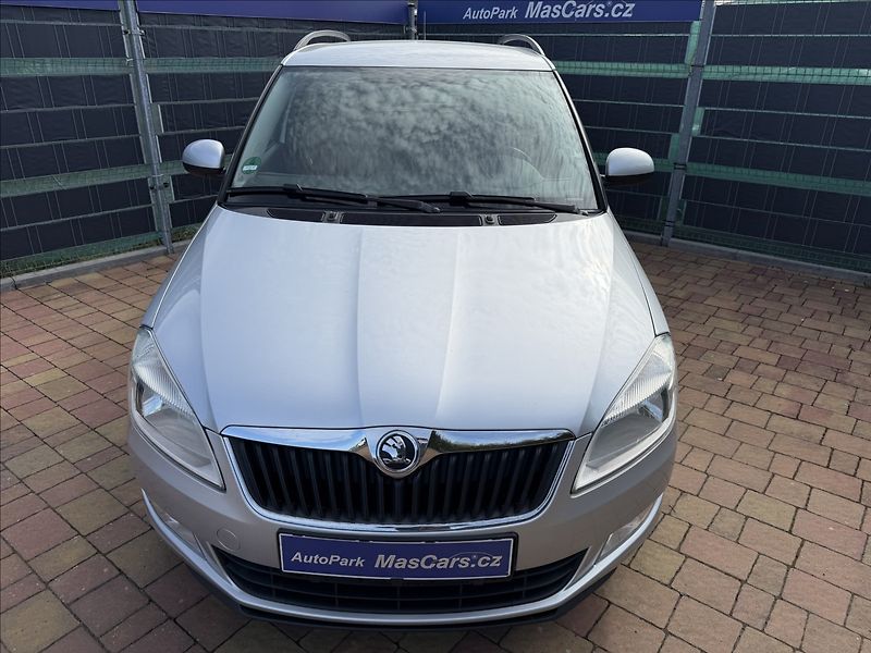 Škoda Fabia II 1.2 TSI Ambition - fotka 2 z 17