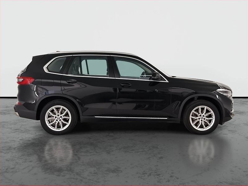 BMW X5 (2020) xDrive25d - fotka 6 z 24