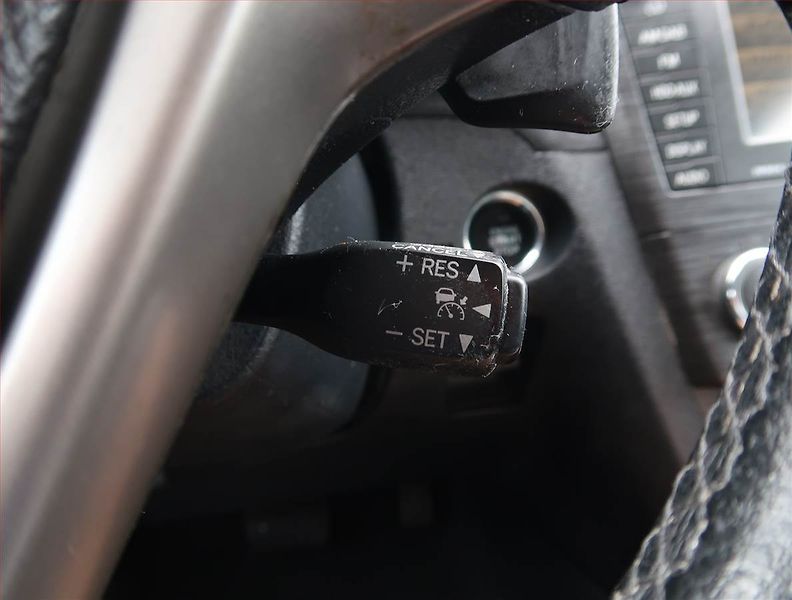 Toyota Avensis (2011) 2.2 D-4D, Automat, Navi - fotka 21 z 25