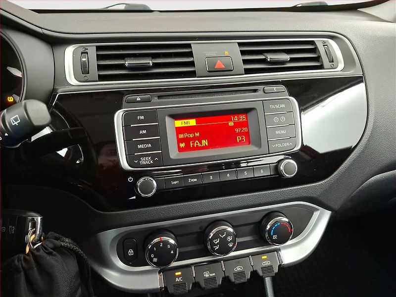 Kia Rio (2015) 1.25 CVVT, po STK, Tažné - fotka 12 z 16