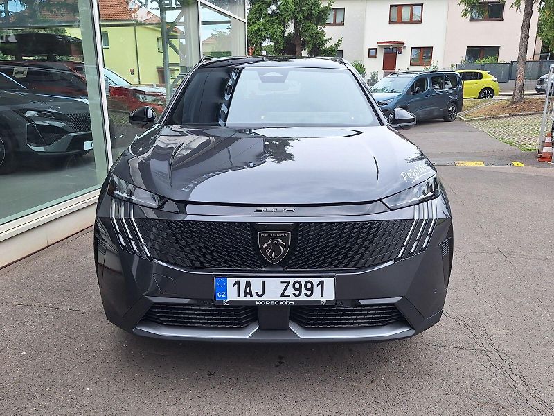 Peugeot 5008 (2025) GT Hybrid 145 e-DCS - fotka 2 z 24