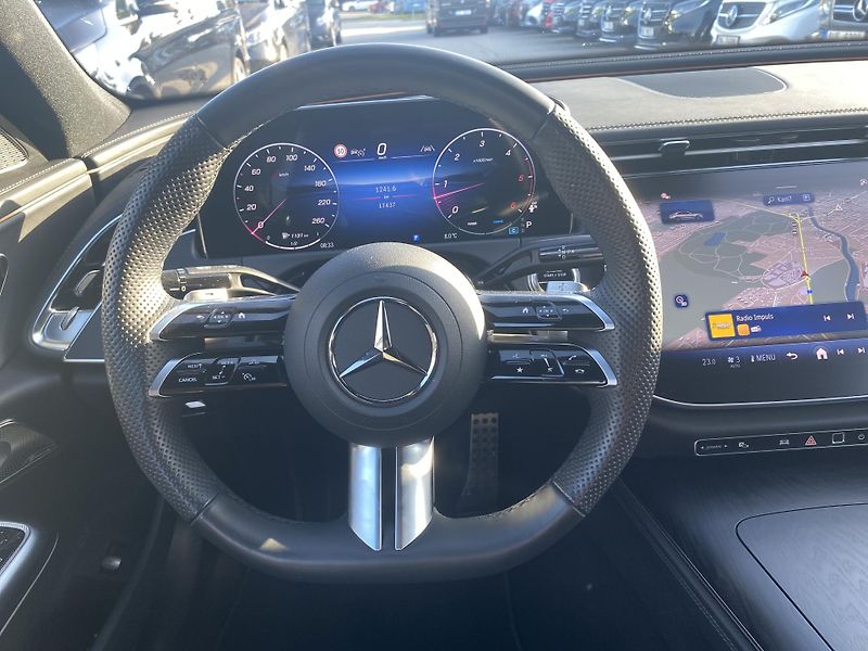 Mercedes-Benz Třídy E E 220d 4M AMG - fotka 12 z 27