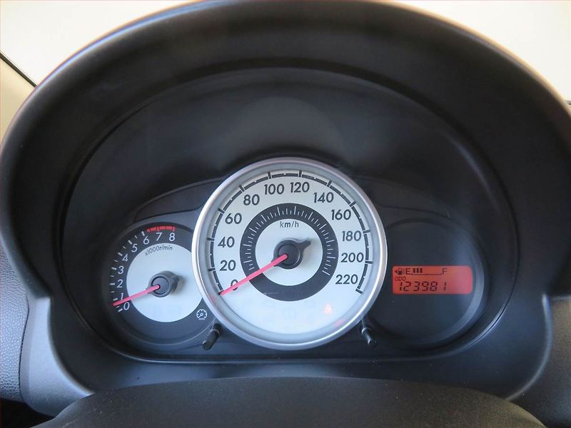 Mazda 2 (2008) 1.4 i, nová STK - fotka 11 z 13