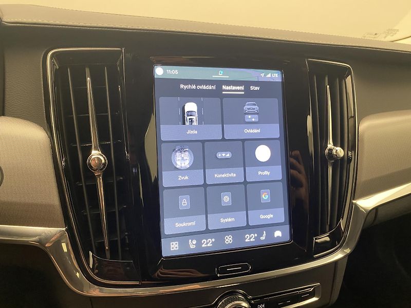 Volvo V90 T6 AWD RECHARGE BRIGHT PLUS - fotka 42 z 58