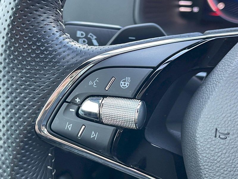 Škoda Karoq (2024) 2.0 TSI 140kW SportLine DSG 4x - fotka 8 z 35