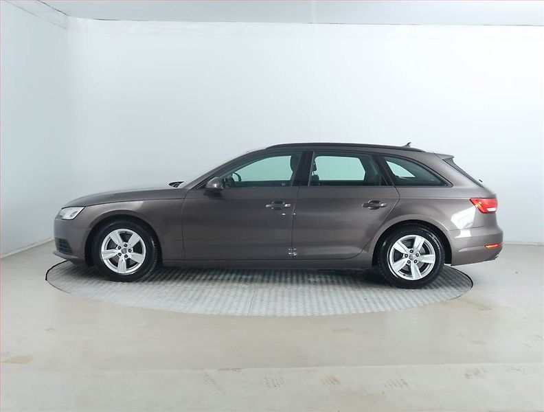 Audi A4 (2018) Sport 2.0 TDI, Automat, Navi - fotka 3 z 17