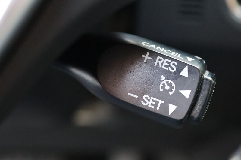 Toyota Corolla (2018) Toyota Corolla Sedan 1.6 - fotka 36 z 60