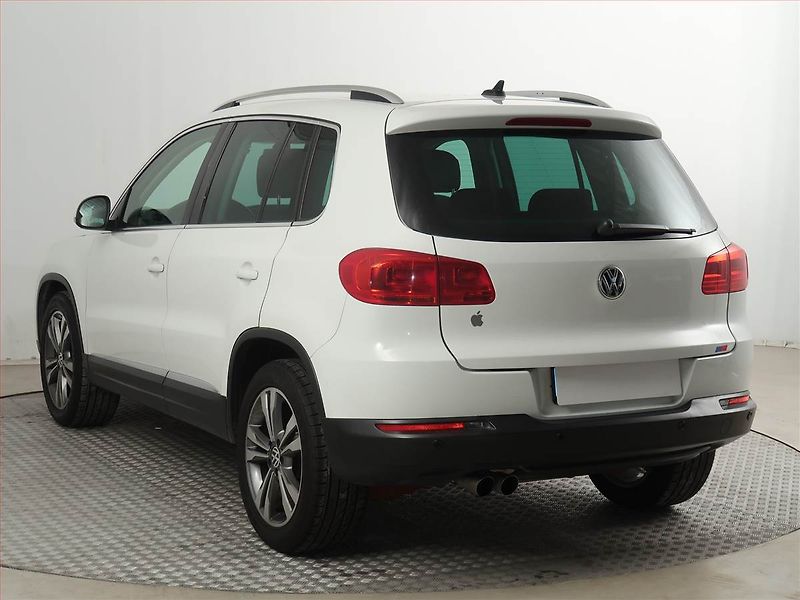 Volkswagen Tiguan (2014) 2.0 TDI, Navi, Park. senzory - fotka 4 z 18